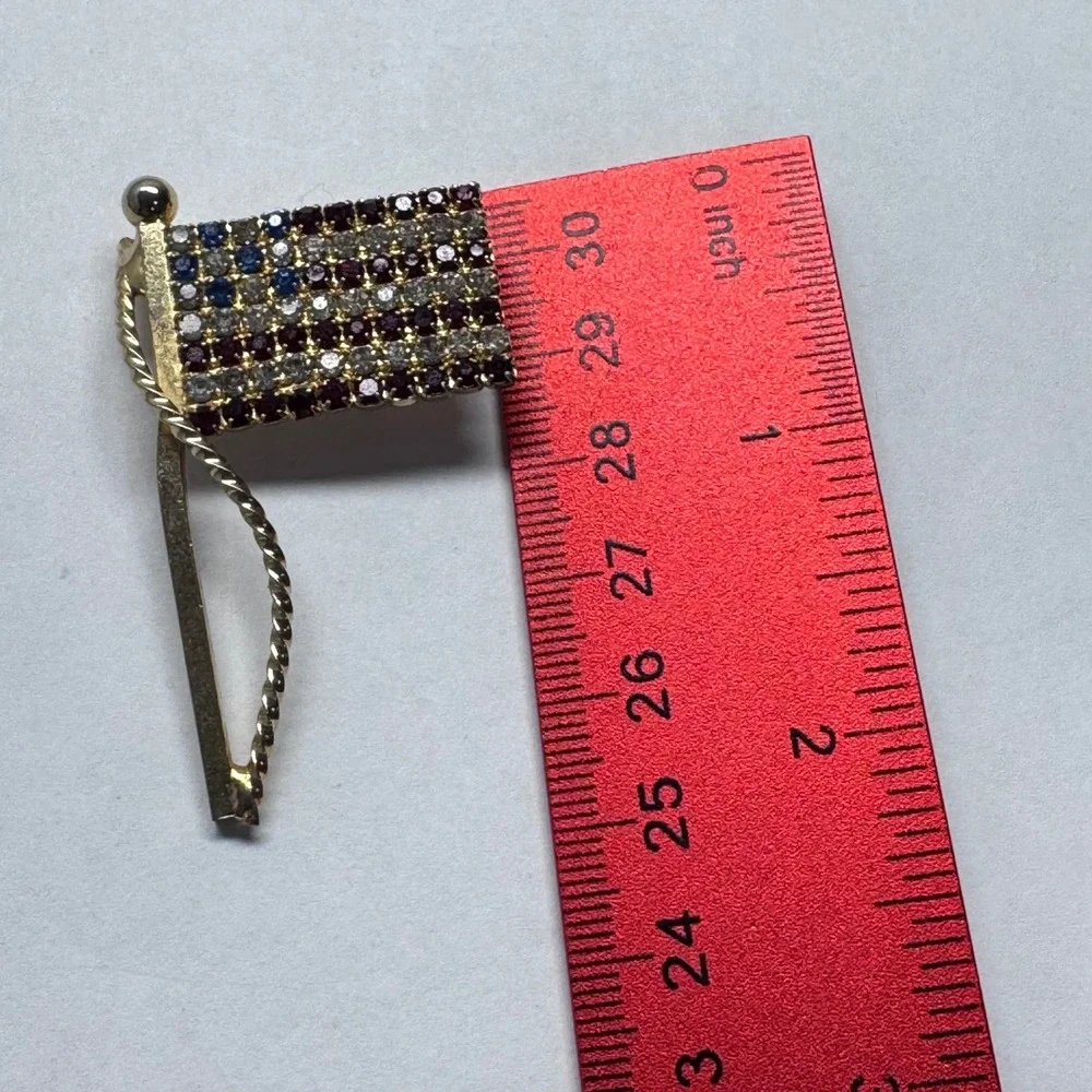 Vintage Rhinestone American‎ Flag Brooch Gold Tone Patriotic USA Pin